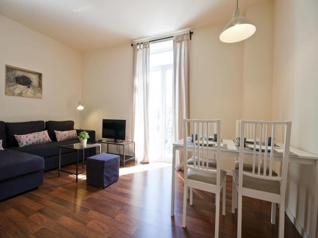 Apartamentos Murallas De Sevilla Екстериор снимка